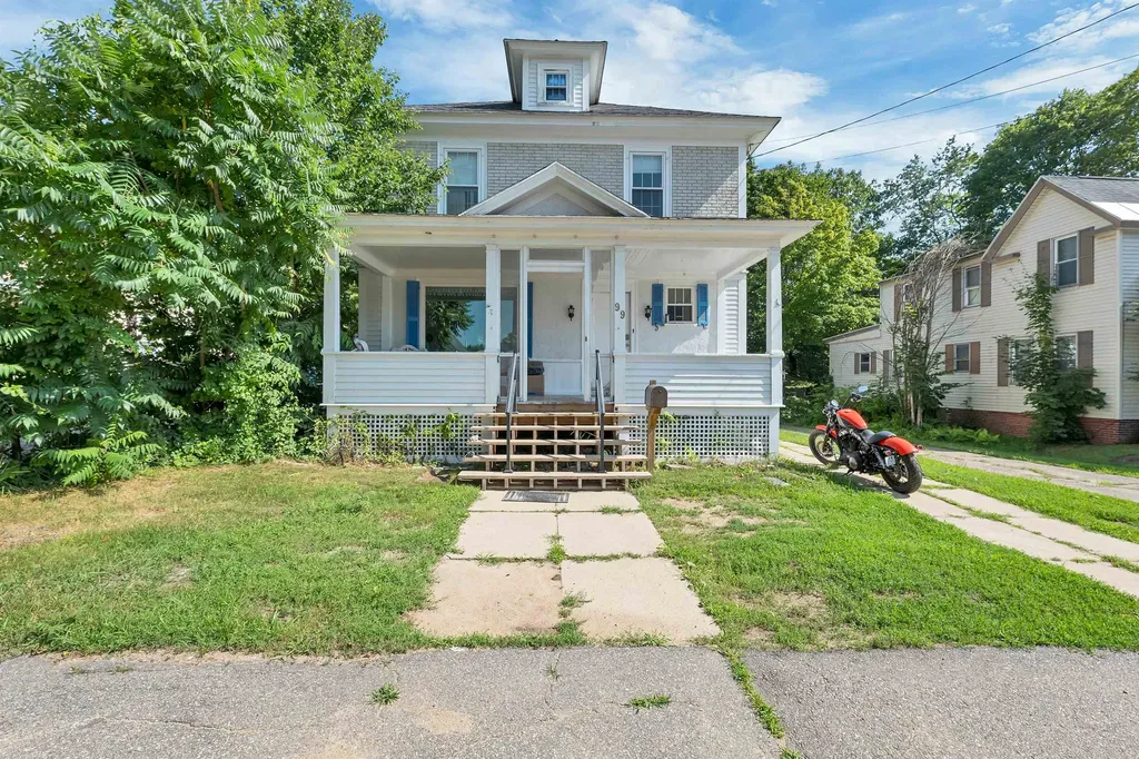 99 Oak Street Laconia NH 03246