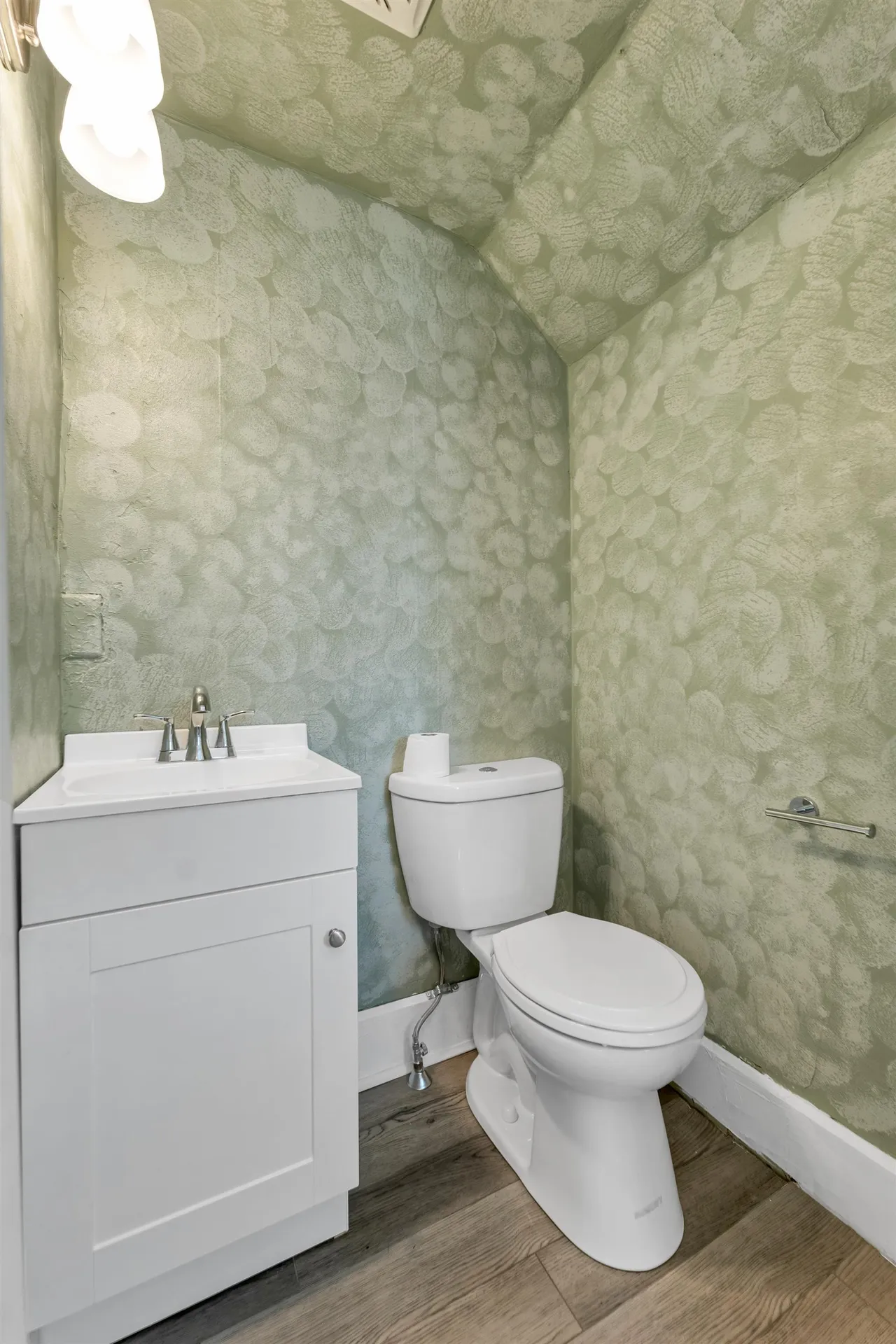 99 Oak Street Laconia NH 03246