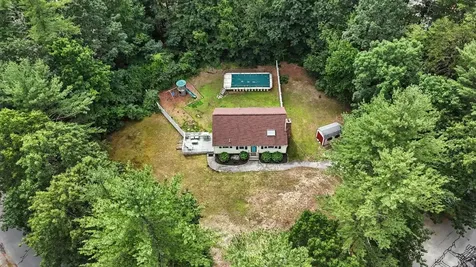 11 Albany Avenue Londonderry NH 03053