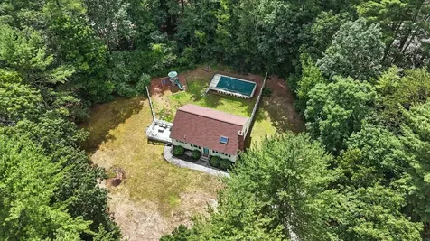 11 Albany Avenue Londonderry NH 03053