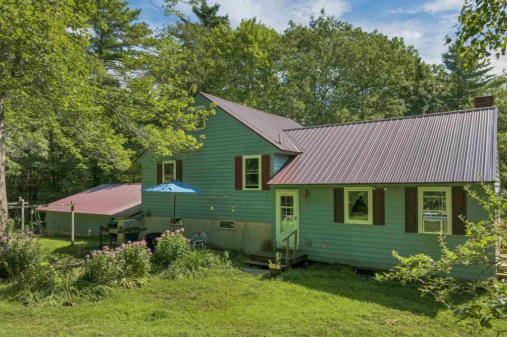 102 Milton Road Farmington NH 03835