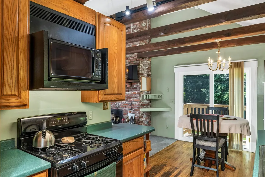 102 Milton Road Farmington NH 03835