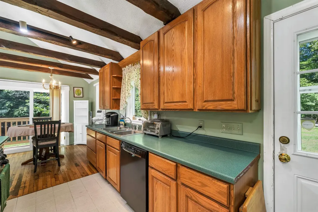 102 Milton Road Farmington NH 03835