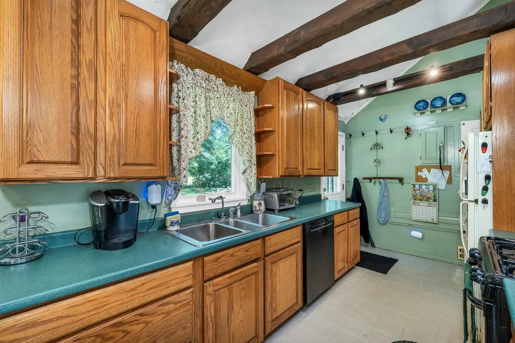 102 Milton Road Farmington NH 03835
