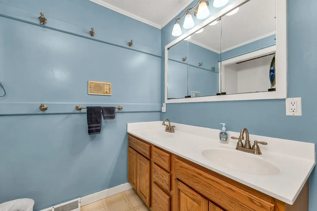 102 Milton Road Farmington NH 03835