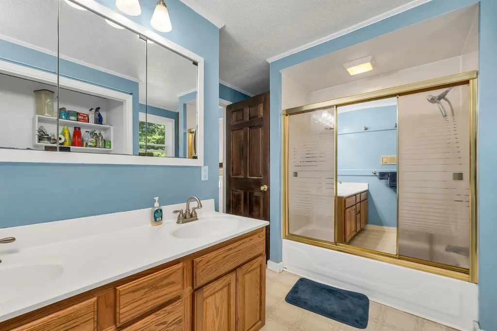102 Milton Road Farmington NH 03835