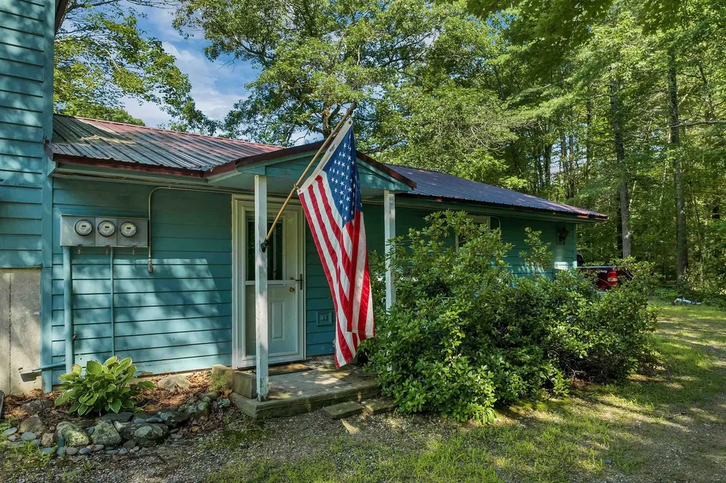 102 Milton Road Farmington NH 03835