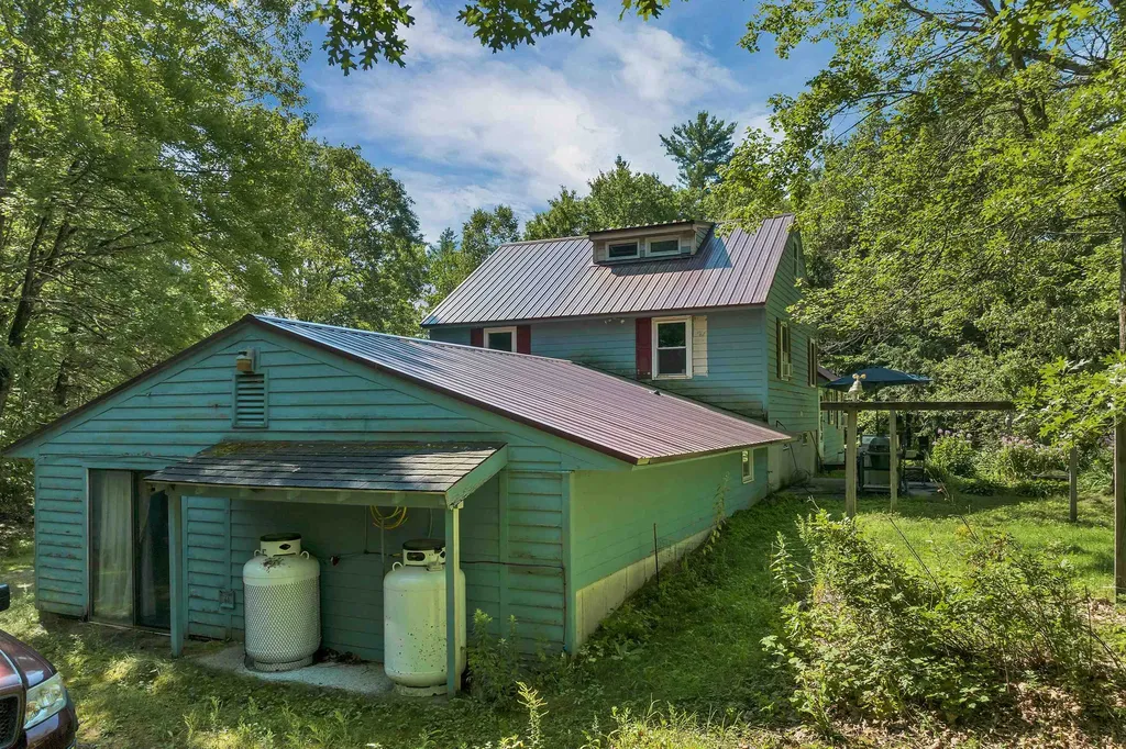 102 Milton Road Farmington NH 03835