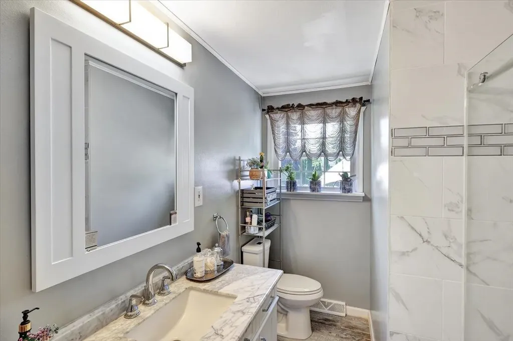 24 Venus Avenue Burlington VT 05408