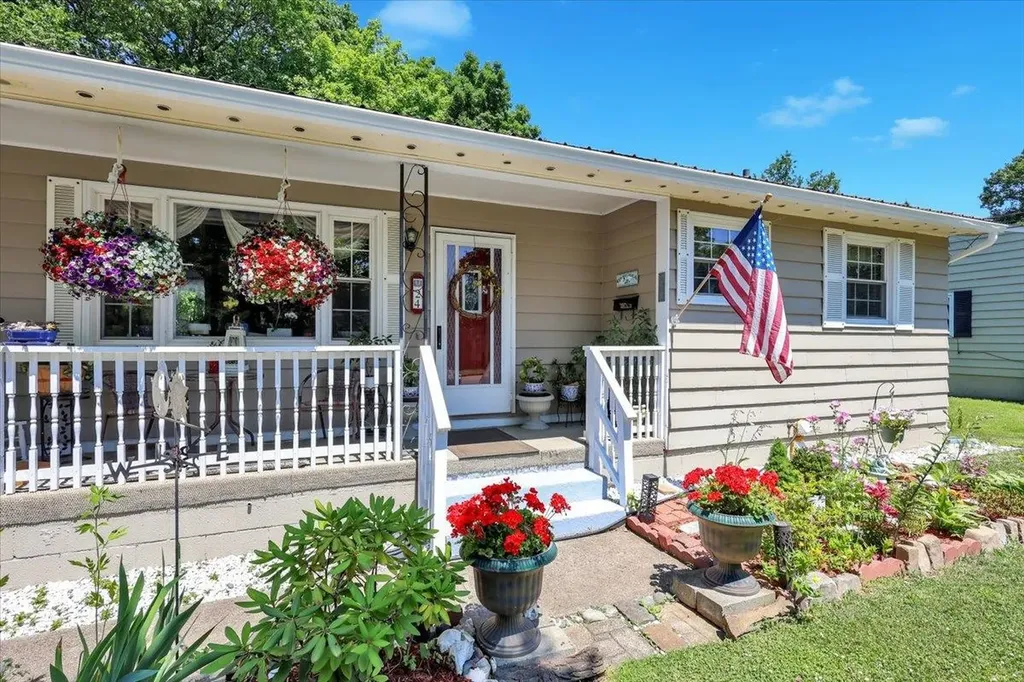 24 Venus Avenue Burlington VT 05408