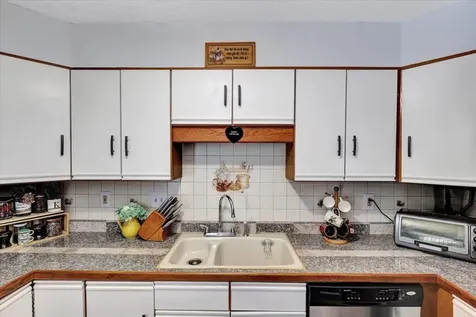 24 Venus Avenue Burlington VT 05408