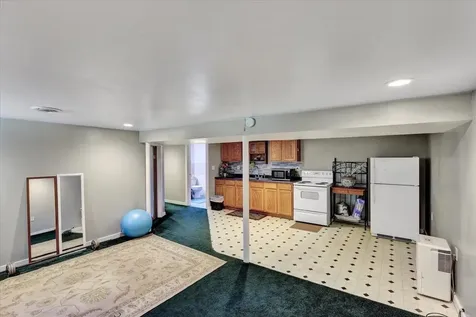 24 Venus Avenue Burlington VT 05408