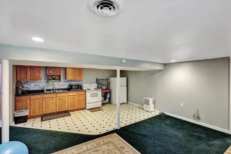 24 Venus Avenue Burlington VT 05408