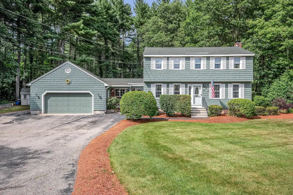 18 Philbrick Street Hudson NH 03051