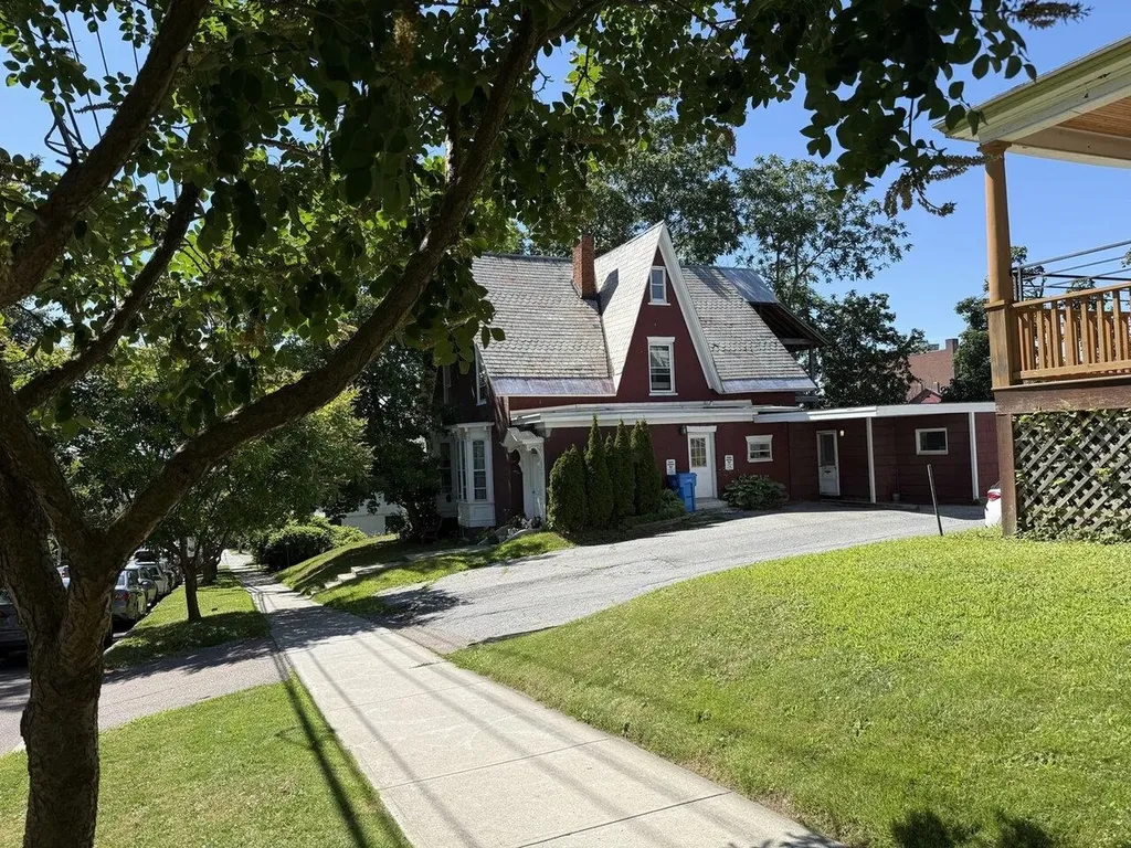 194 Maple Street Burlington VT 05401