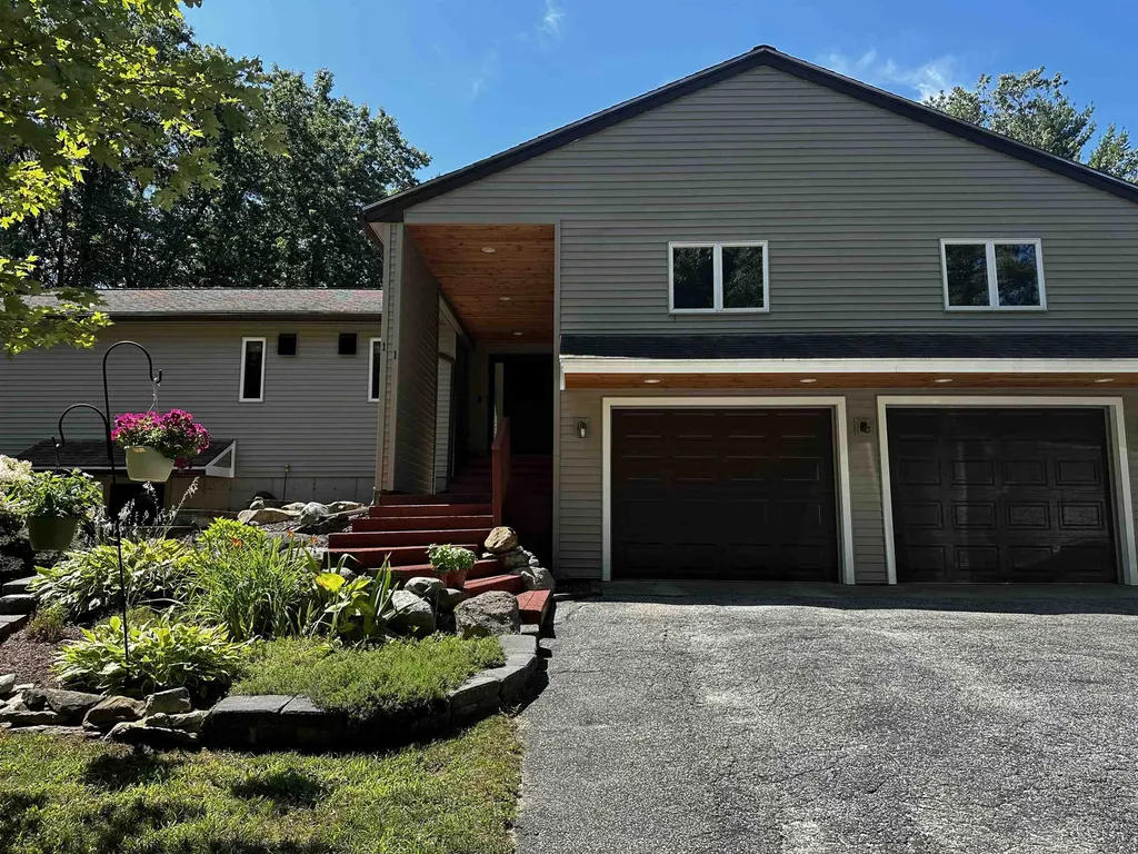 11 Mckinney Drive Hudson NH 03051