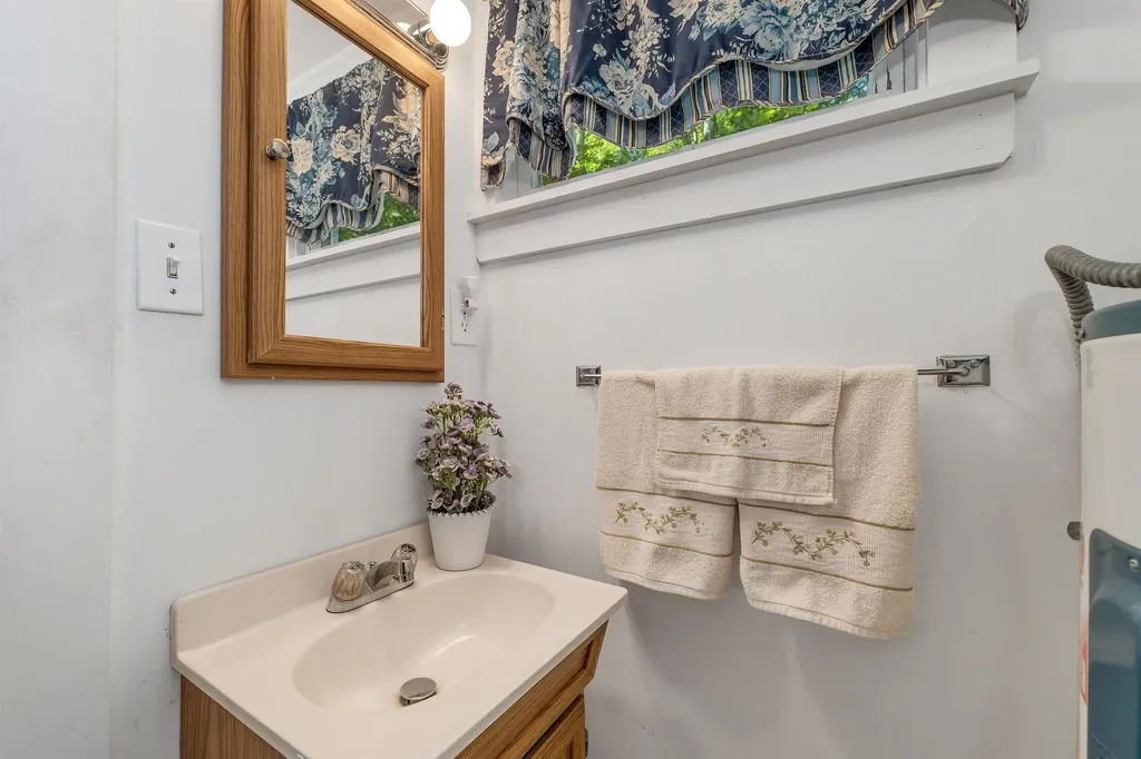 21 Orton Lane Moultonborough NH 03254