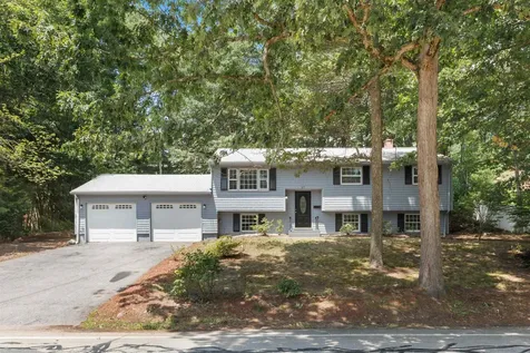 27 New Searles Road Nashua NH 03060