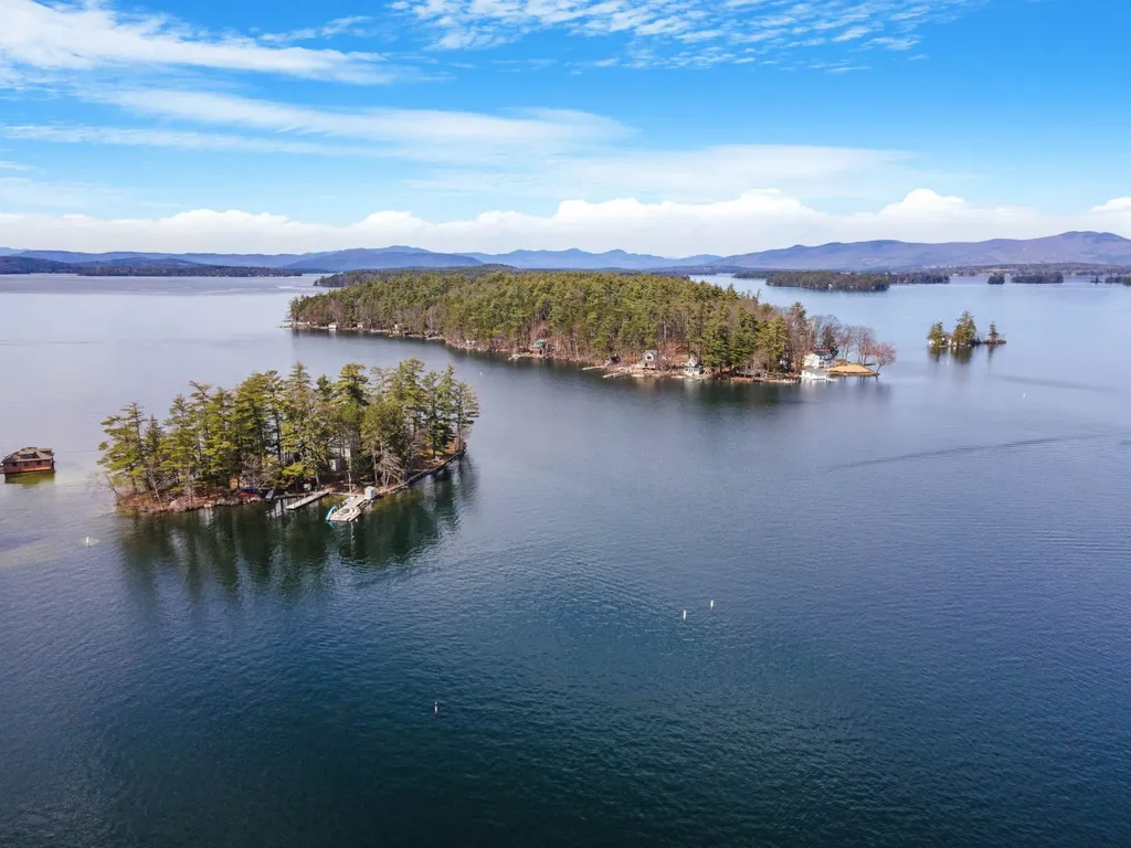 41 Glendale Place Gilford NH 03246