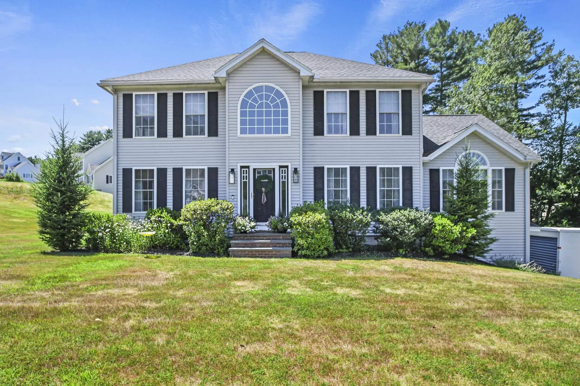 14 Deer Hill Circle Pelham NH 03076