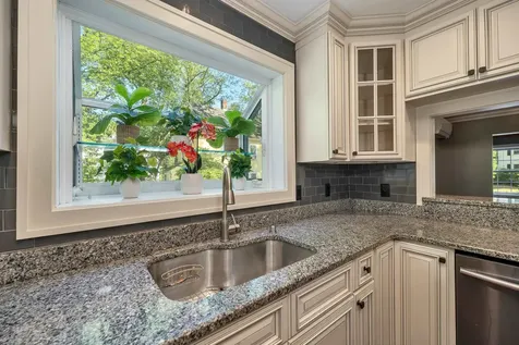 1007 Maplewood Avenue Portsmouth NH 03801