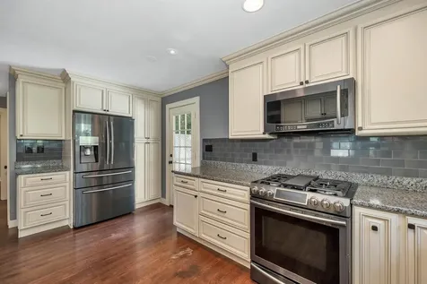 1007 Maplewood Avenue Portsmouth NH 03801