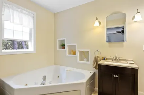 127 Glen Hill Road Dover NH 03820