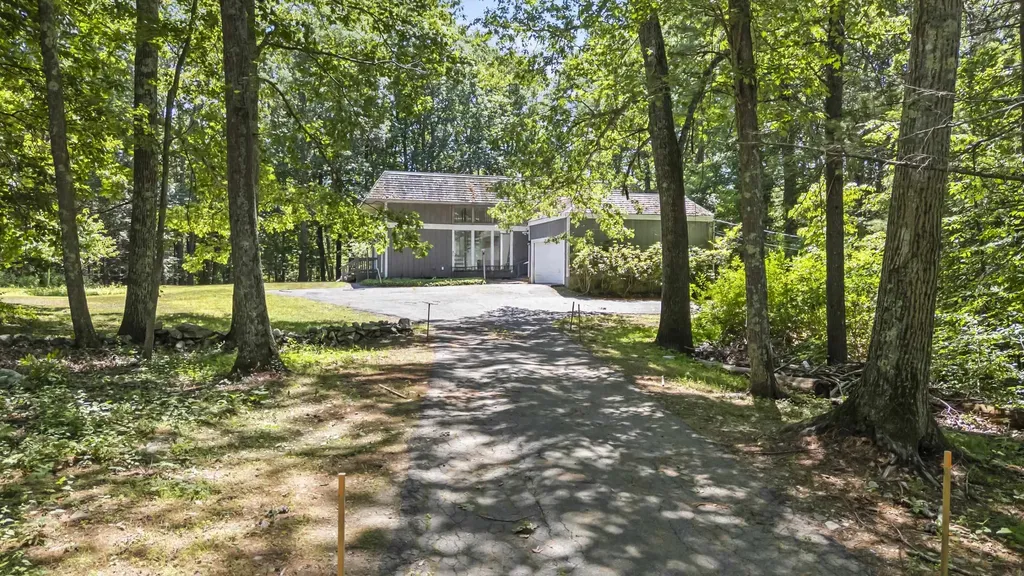 124 Exeter Road North Hampton NH 03862