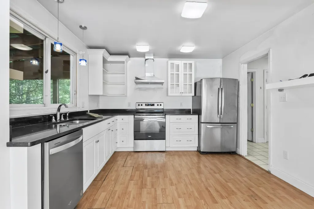 124 Exeter Road North Hampton NH 03862