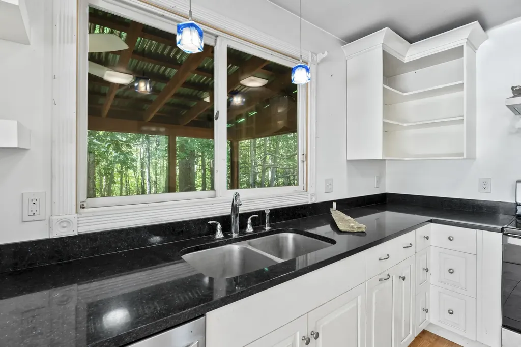 124 Exeter Road North Hampton NH 03862