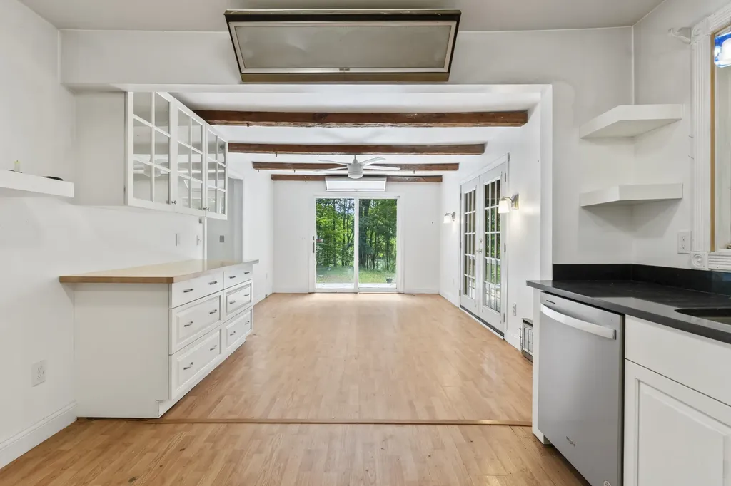 124 Exeter Road North Hampton NH 03862