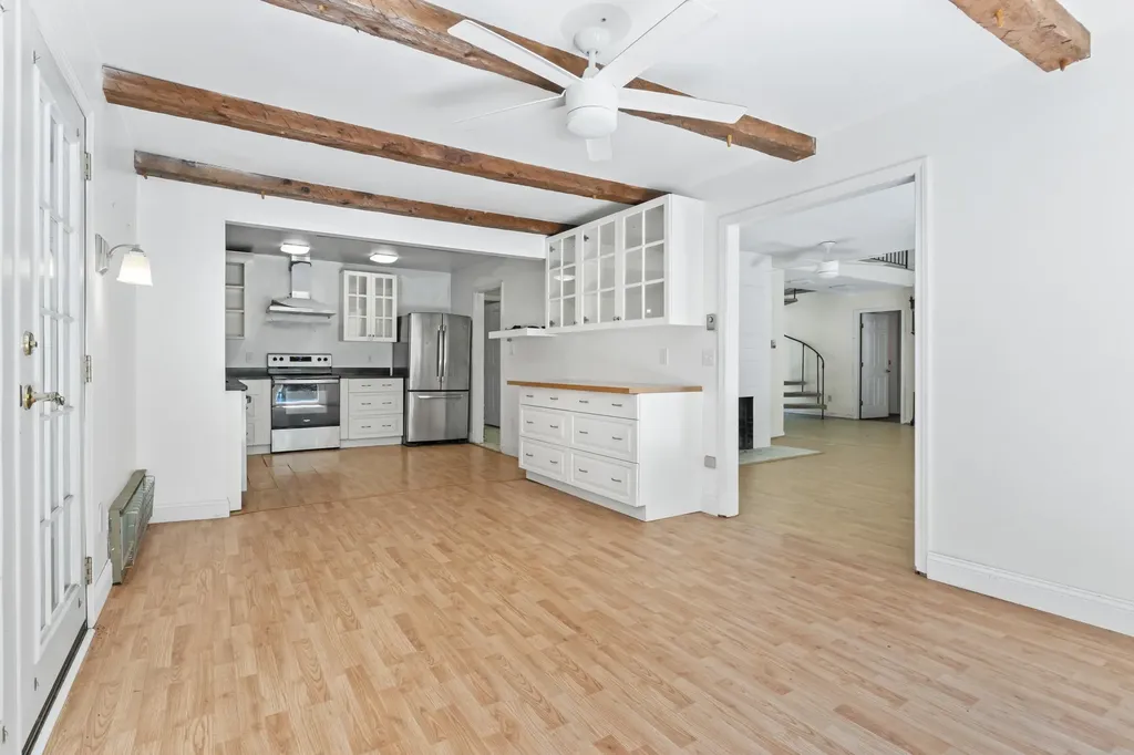 124 Exeter Road North Hampton NH 03862