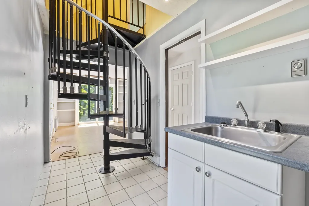 124 Exeter Road North Hampton NH 03862