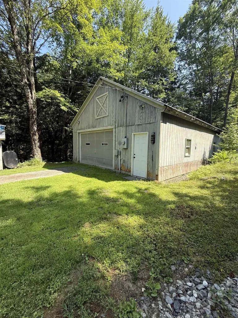 1528 Eastman Road Grafton VT 05146