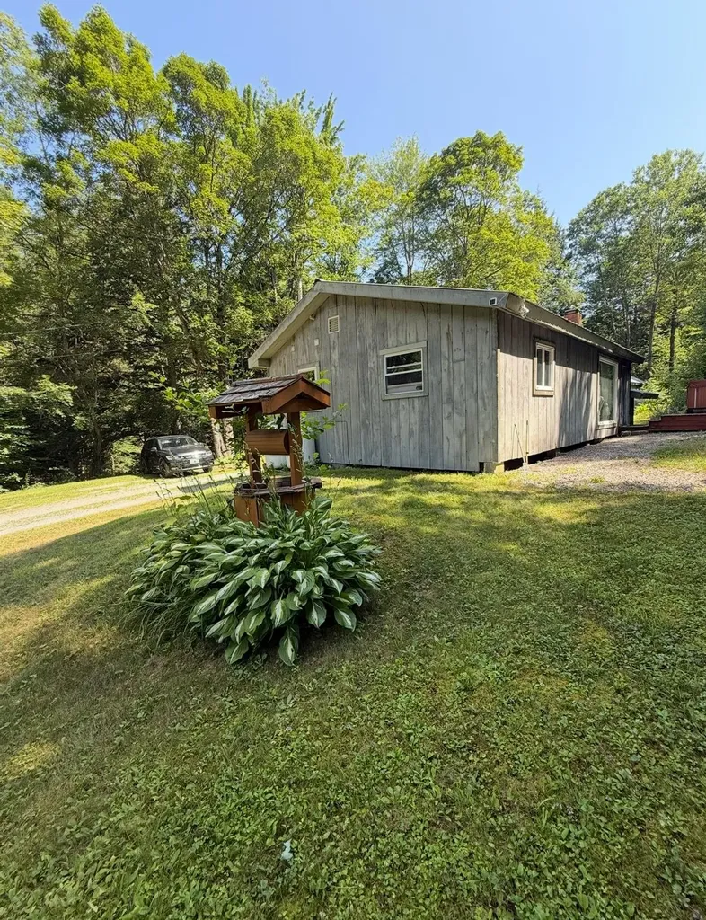1528 Eastman Road Grafton VT 05146
