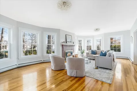 61 Manchester Street Nashua NH 03064