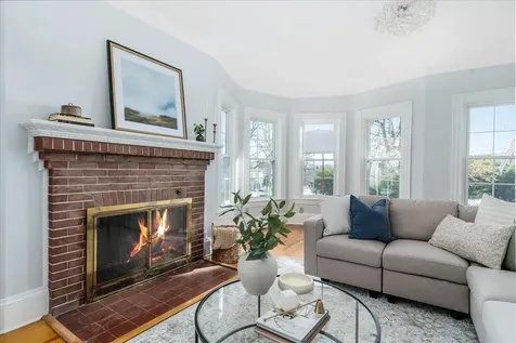 61 Manchester Street Nashua NH 03064