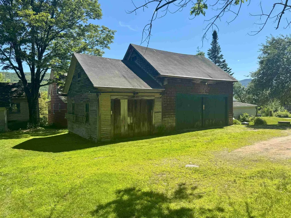 348 Percy Road Stark NH 03582