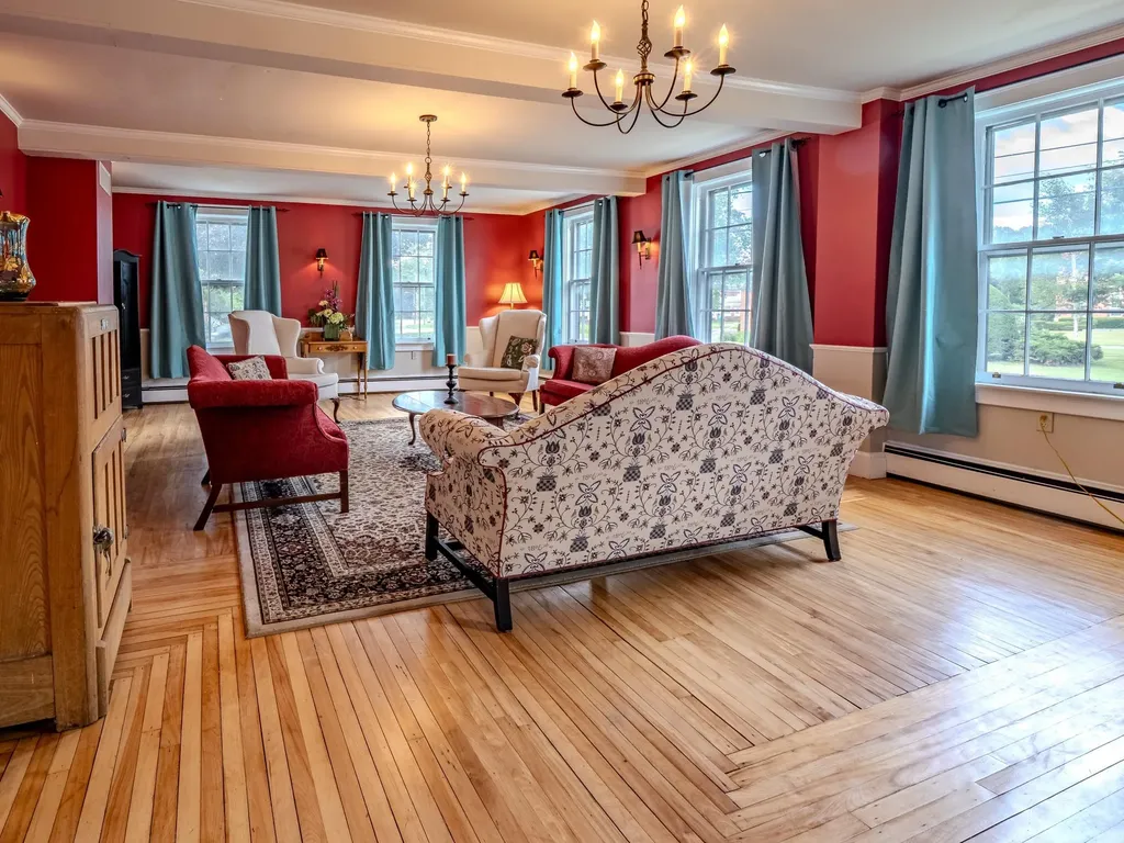 328 Main Street Poultney VT 05764