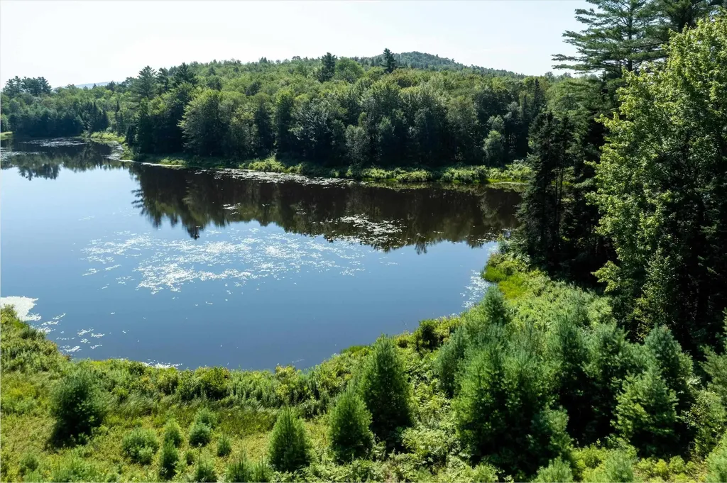 188 Cedar Lane Peru VT 05152