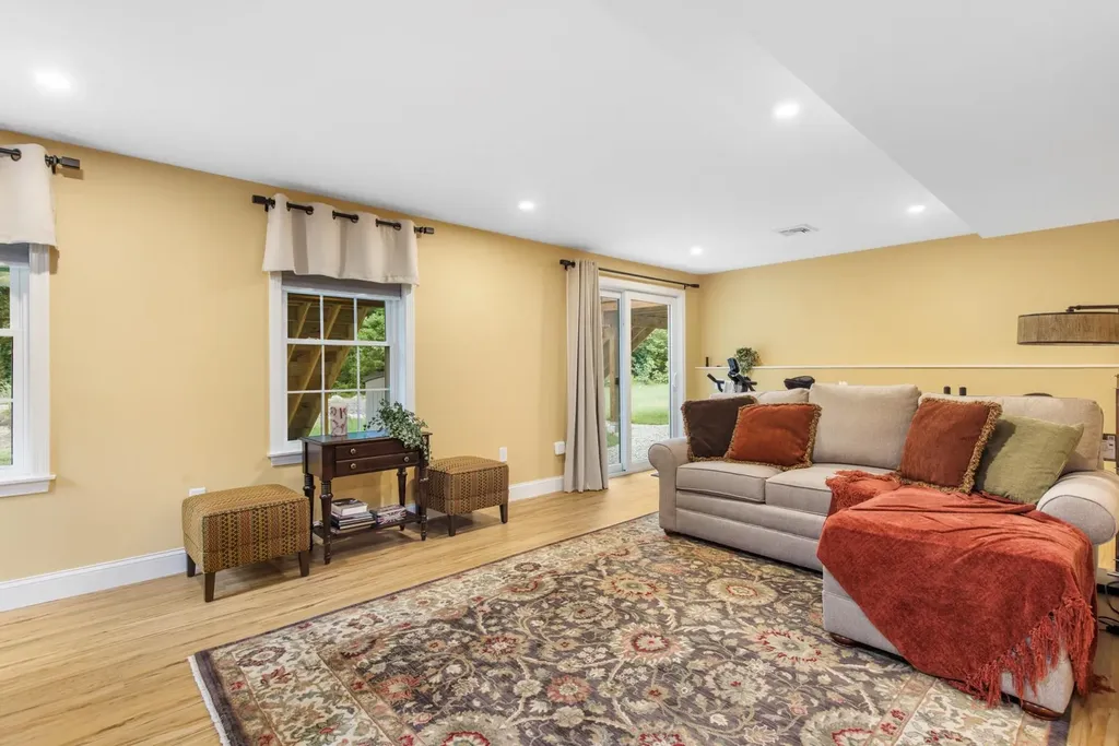 9 Annika Lee Drive Epping NH 03042