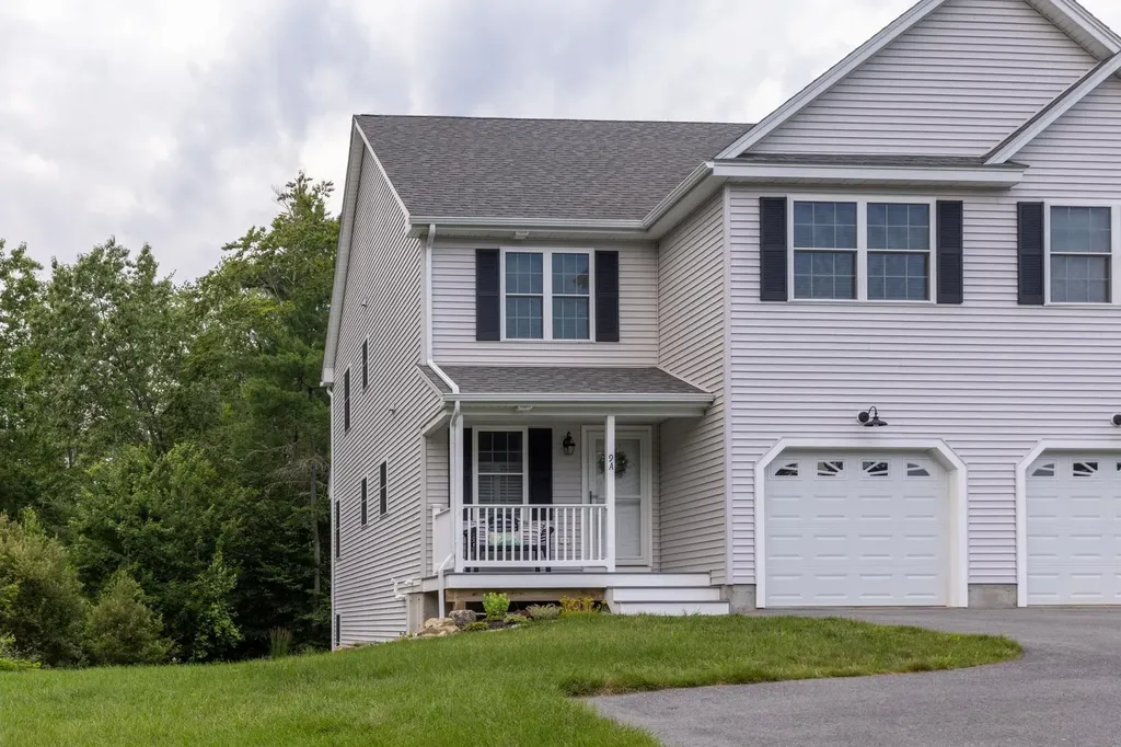 9 Annika Lee Drive Epping NH 03042