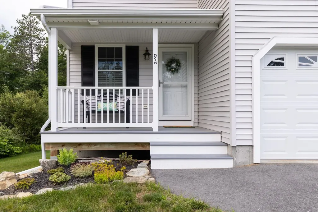 9 Annika Lee Drive Epping NH 03042