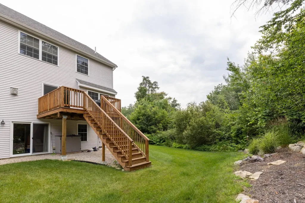 9 Annika Lee Drive Epping NH 03042