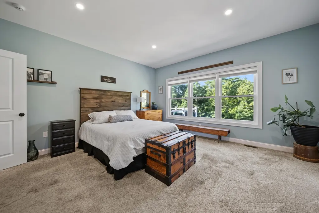 6 Lottie Lane Chichester NH 03258