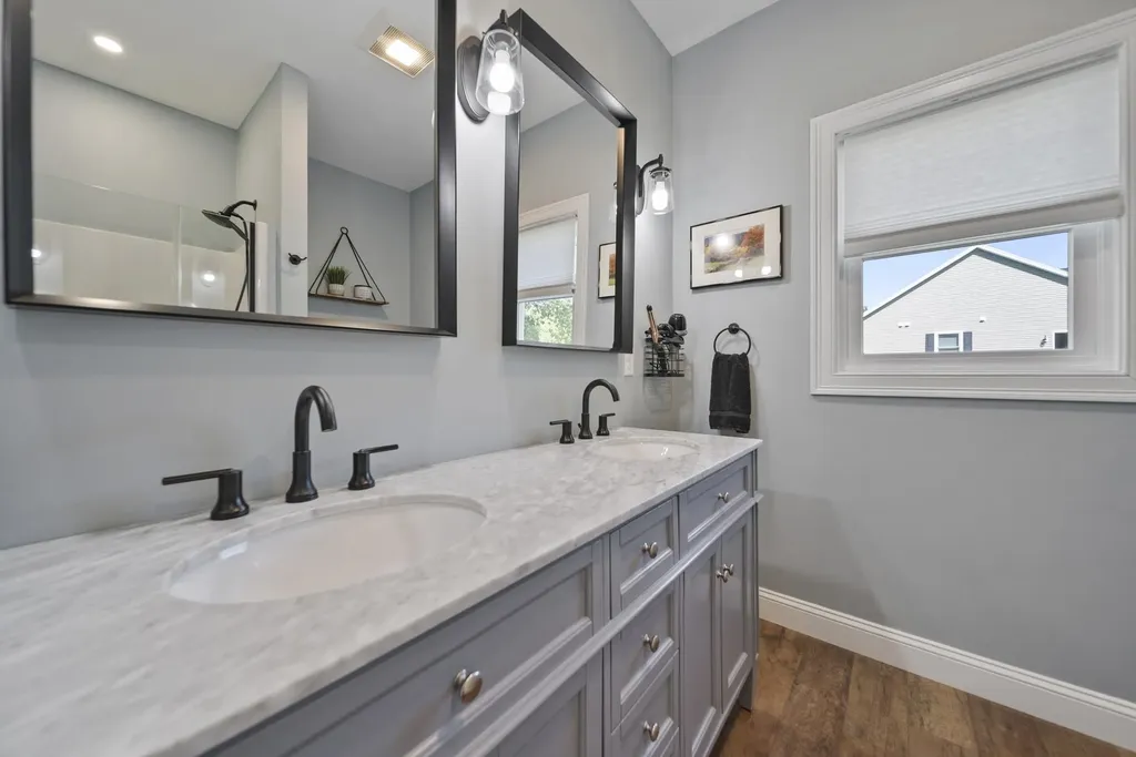 6 Lottie Lane Chichester NH 03258