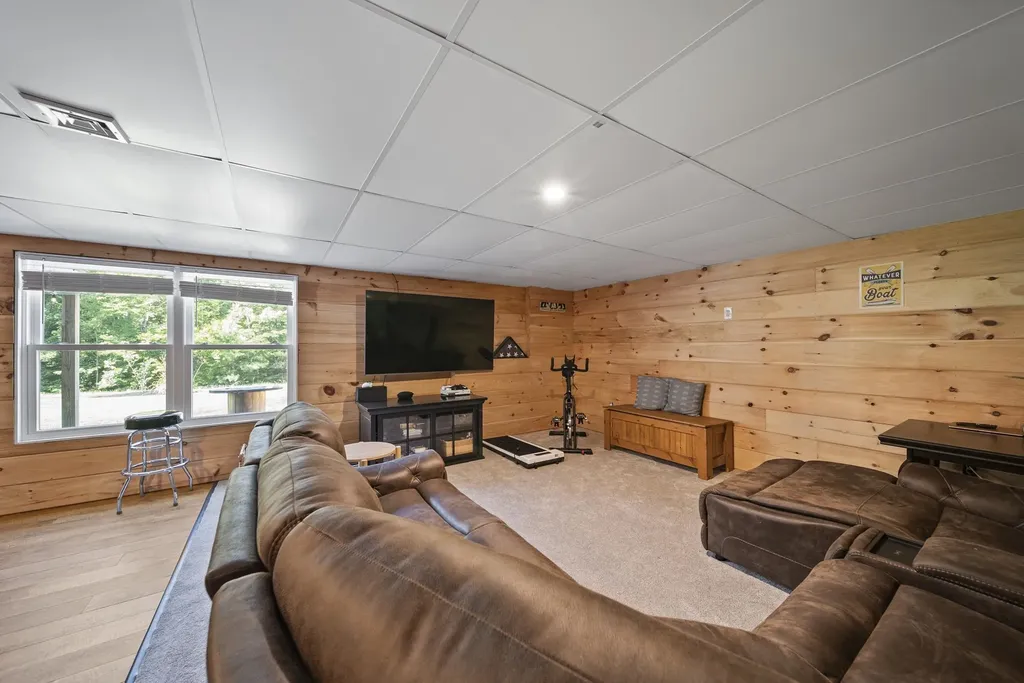 6 Lottie Lane Chichester NH 03258