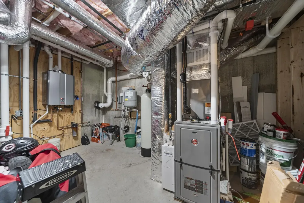 6 Lottie Lane Chichester NH 03258