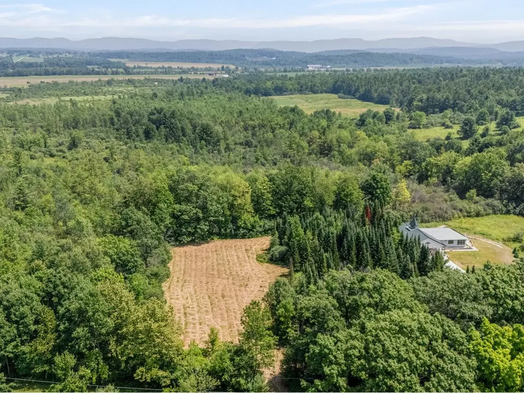 7 Zoe Lane Charlotte VT 05445