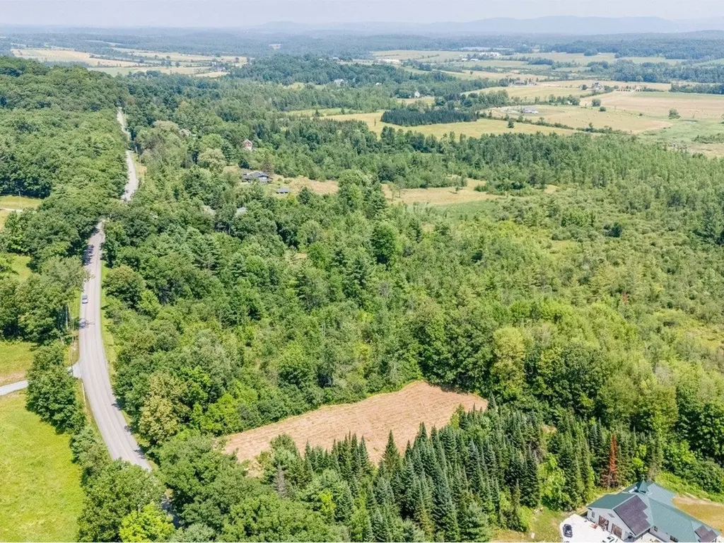 7 Zoe Lane Charlotte VT 05445
